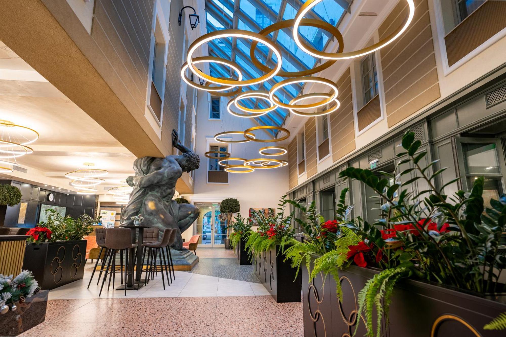 Atlas Hotel Timişoara Eksteriør bilde